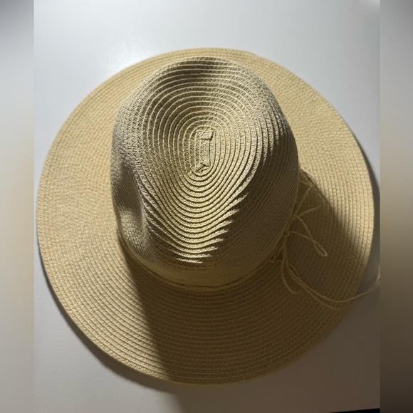 Summer hat - Picture 3 of 5